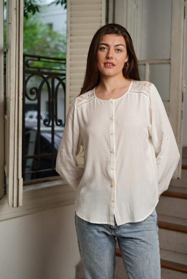 Camisa con Encaje BL809