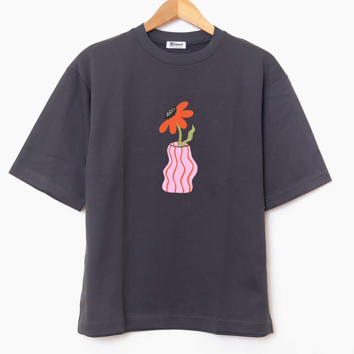 Florero rosa gris oscuro