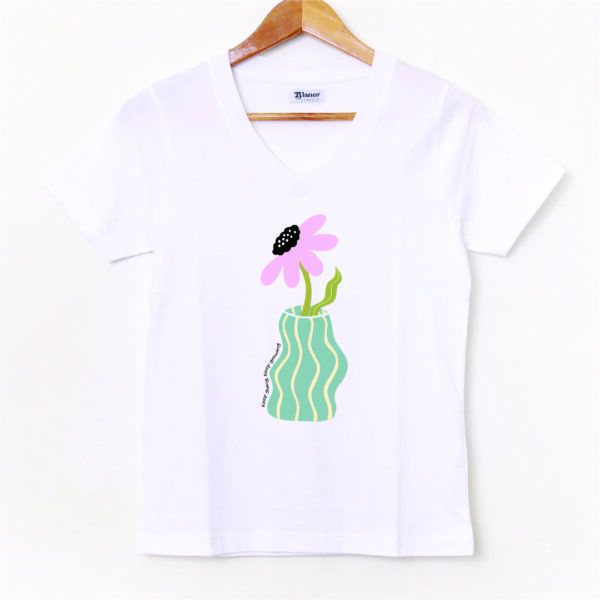 Remera Básica Estampada «Florero» BL836