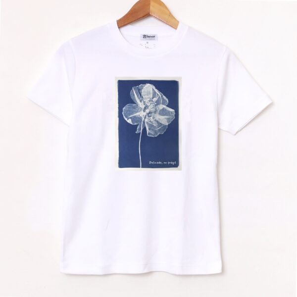 Remera Básica Estampada «Flor indigo» BL877